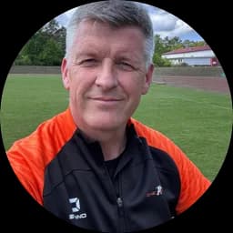 Michael Otte, director and coach of the One on One football school